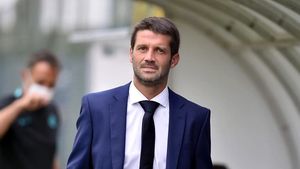 Cristi Chivu dezvăluie secretele carierei de antrenor chiar de ziua sa! Ce spune despre faptul că fotbaliștii îl mai înjură uneori