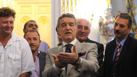Becali anunță victoria în "războiul arbitrilor"!** "Pe Crăciunescu îl dăm afară ca pe o măsea stricată"