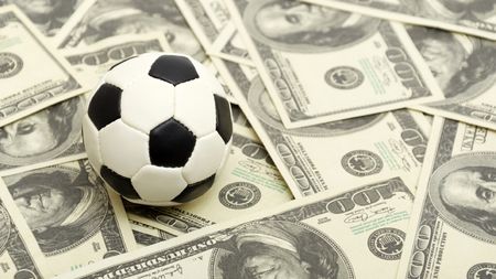 EXCLUSIV Încă o echipă din Liga 1 cu probleme? "Nu trebuia să primească licența! Nu știu cum reușește să dribleze pe la Comisie aproape toate datoriile"