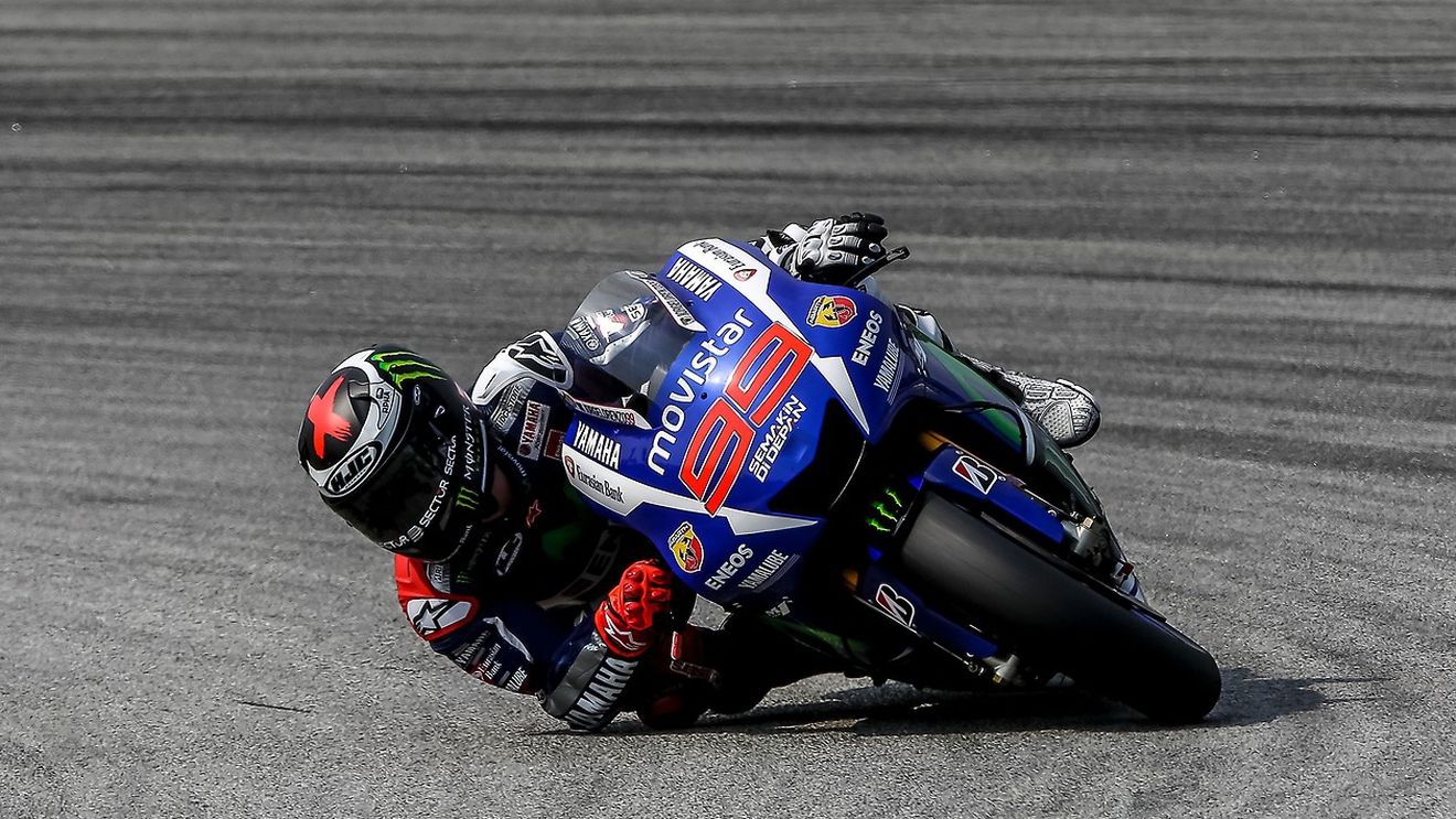 Lorenzo pleacă de la Yamaha cu o victorie la Valencia. Spectacol pe circuit între Rossi și Iannone
