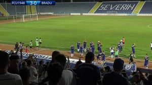 Senzațional: Adrian Mititelu e comentator! FC U Craiova 1948 a jucat la Severin, iar patronul s-a aflat la microfon. A scos perle pe bandă rulantă: De la "Gol! Aaa, pardon!", la "Kovari e ardelean get beget. Născut la Iași"