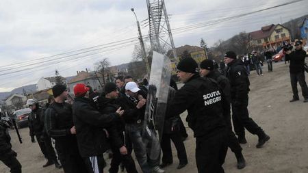 Reglări de conturi cu ranga la Cluj între cunoscutul huligan RJ și o firmă de pază!