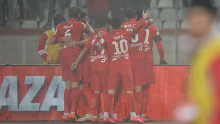 Doi dintre titularii lui Dinamo au intrat în ultimele șase luni de contract. Unul vrea să rămână, altul pleacă pentru doar 100.000 de euro