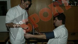 Ă‚sta e cel mai ciudat transfer din Liga 1!** Un atacant dorit de Oli la Steaua a ajuns MEDIC în Europa League!