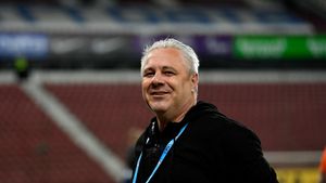 Bonus fabulos de la Dan Șucu: Marius Șumudică ia 500.000 de euro dacă termină cu Rapid peste Gigi Becali, Nelu Varga și Mihai Rotaru!