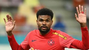 Malcom Edjouma, transfer important de la FCSB: „Nea Gigi Becali, freacă-ți mâinile și fă-l cadou de Crăciun!”. Ce sumă ar trebui să încaseze milionarul | VIDEO EXCLUSIV ProSport Live