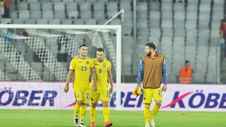 "Poate fi campion la trasul camioanelor! E ca o linie de tramvai care nu poate fi ghidată". Un tricolor e desființat după prestația de la Astana: "Nu înțeleg cum joacă în fața lui Alibec, Andone și Rotariu"
