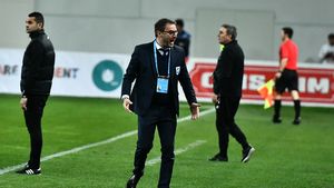 Mangia, extrem de supărat după înfrângerea cu Viitorul. Discursul antrenorului care își face griji pentru derby-ul cu CFR: "Să vedem pe cine pot recupera"