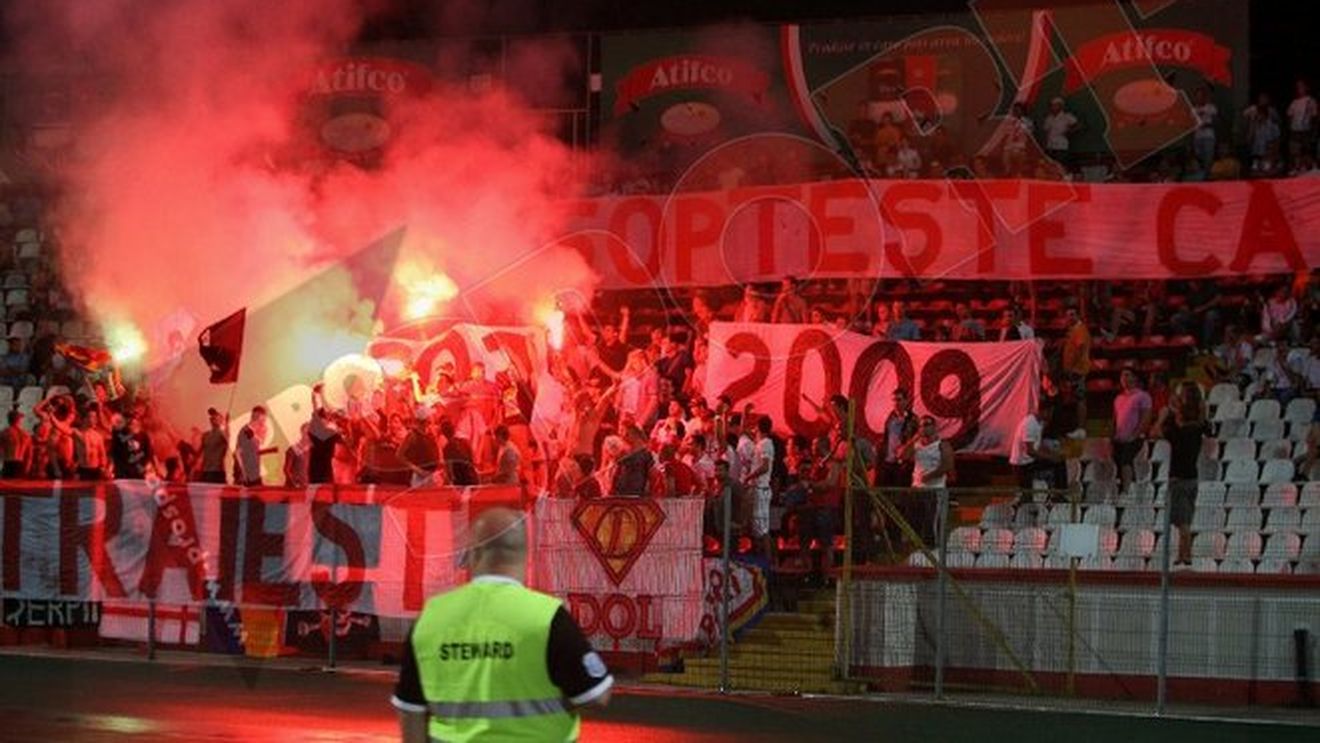 "Dacă mai intrăm odată în teren, **Borcea exorcizează peluzele!"