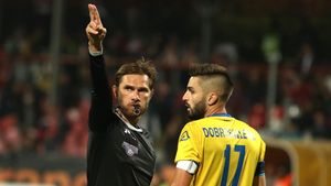 FRF merge pe mâna veteranilor. Alexandru Tudor arbitrează cel mai tare meci al etapei