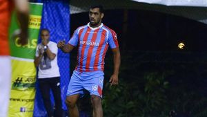 Duelul "Uefantasticilor": Sorin Paraschiv a înscris un gol de poveste la Victory Cup, Bănel Nicoliță a rupt plasa dintr-un unghi închis | VIDEO 