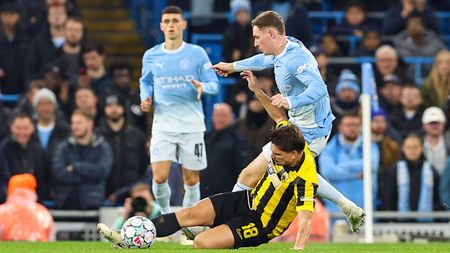 Nota lui Răzvan Marin, scos la pauza meciului Manchester City – AEK 5-1!