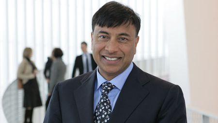 Mittal, acționar la Oțelul, pe locul 2 în top 10 miliardari în fotbalul britanic, după Mansour** Vezi ce avere are!