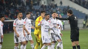 Trei arbitri, excluși de la meciurile din Superliga! CCA, obligată să ia decizia