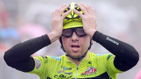 Nu se învață minte! Un câștigător de etapă din Giro, suspendat pentru dopaj