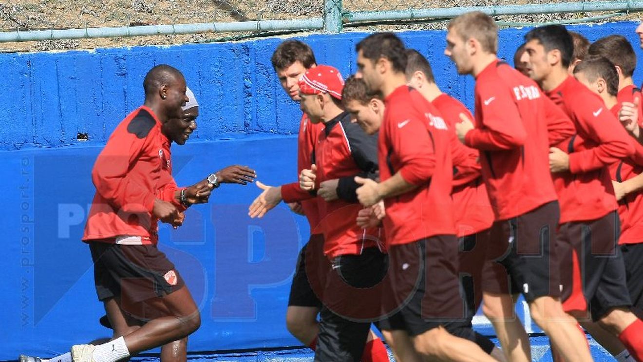 "Nu mai pleacă nimeni de la Dinamo!" TU CE CREZI?