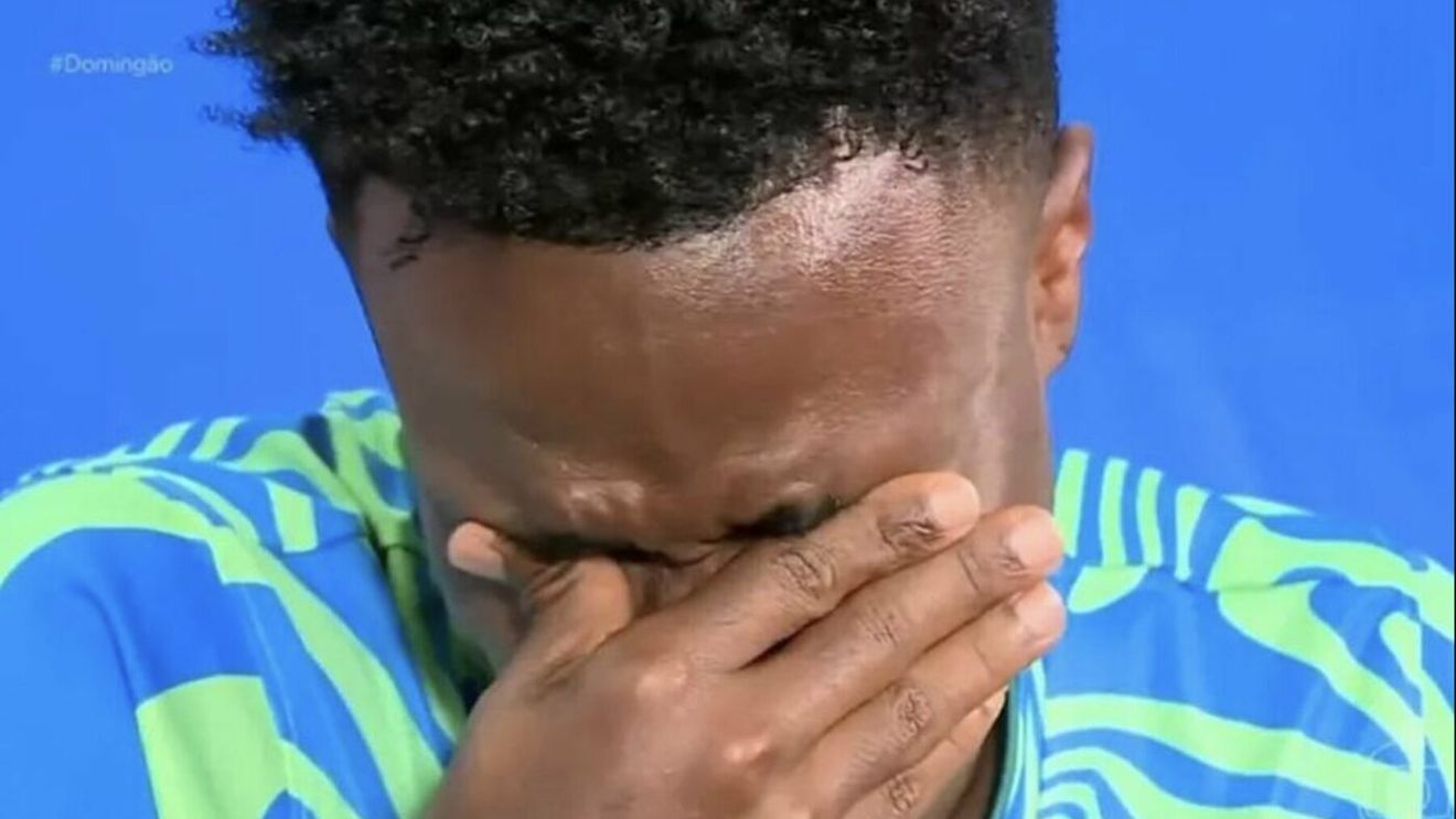 Vinicius a început să plângă ca un copil, în direct la TV: „Am rămas fără cuvinte”