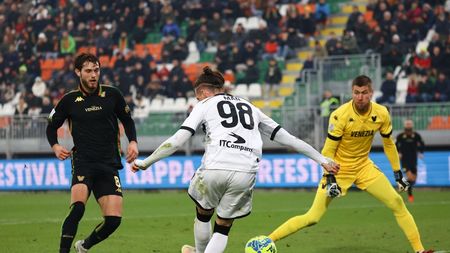 Dennis Man e la un pas de transferul vieții la AC Milan, iar impresarul Giovanni Becali explică unde mai trebuie să lucreze: „Are oscilația"