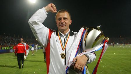 Lui Dorinel îi pasă doar de titlu!** Ce grijă avea la conferința de după succesul din Supercupă