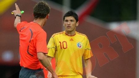 INCREDIBIL! ** Tănase a "agățat" femei pe net până în zori, chiar după eșecul cu Macedonia