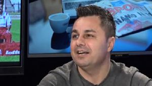 IMAGINEA ZILEI | Cum a ajuns Florentin Petre la doar un metru distanță de fiul său, imediat după ce Patrick a înscris în marele derby 