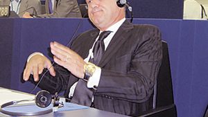 Becali: "Am în vizor un fundaș român!** L-aș aduce, dar să vedem cum se va forma noul guvern!"