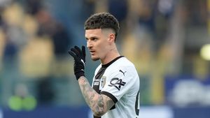 Italienii, critici cu Dennis Man. Românul a fost afectat de transferul ratat la Fiorentina