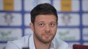 Victor Angelescu, o noua reacție în scandalul momentului din fotbalul românesc! Susținere totală pentru Cristi Săpunaru, după incidentele de la meciul FC U - Rapid: „Am avut o discuție”