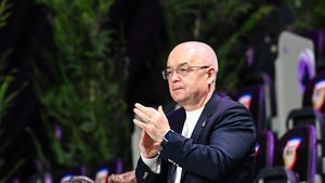 „Boc e în primii 5 ca putere în PNL. E în grupul de la Cluj, eşti nebun?”. Cât de puternic este primarul care a fost şi premierul României şi ce influență are în fotbal