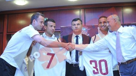 FOTO** Renan Silva, Abrudan și 'Mili', prezentați la Rapid: "Îmi pare bine că sunt aici, e un club cu istorie" Vezi programul giuleștenilor