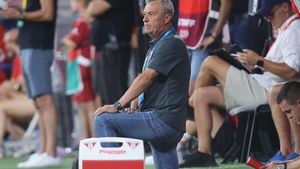 Mircea Rednic îl ironizează pe Gigi Becali! Cei de la FCSB au acuzat arbitrajul după eșecul cu UTA! „Nu știu cine i-a vânat, nu am văzut lunetiști! Ăia sunt prin Ucraina”