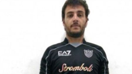 O echipă de amatori din Italia este sponsorizată de Armani