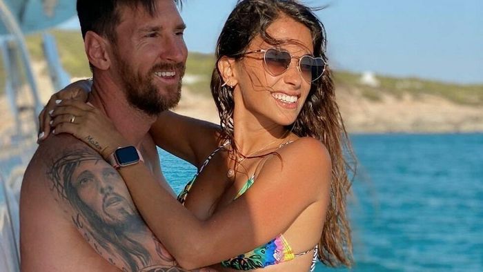 Leo Messi e acuzat că și-a înșelat soția cu o jurnalistă și că va divorța. GALERIE FOTO