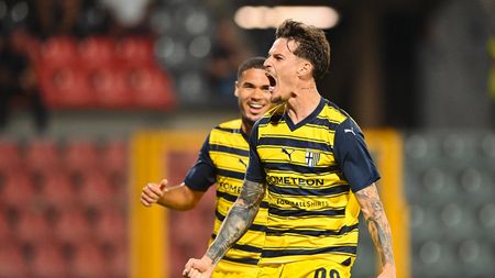 Impresarii părăsiți de Florinel Coman pentru că nu i-au găsit un transfer de top în Europa sunt aproape de lovitura deceniului cu vânzarea lui Dennis Man la Borussia Dortmund! „E interesată, dar nu poți spune că dă 14.000.000 de euro pe el”