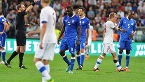 Fost director de securitate FIFA: "Anunțarea arbitrilor cu 5 luni înainte de CM crește riscul de mită"