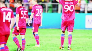 "Mi-e milă de ei!** Din Steaua au rămas doar numele și spectatorii!" Gigi Becali și Ilie Stan, făcuți PRAF de Boloni