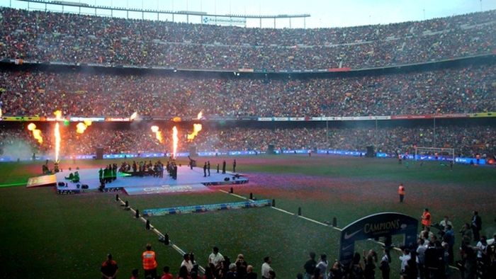 "BarÃ§a nu va fi niciodată de vânzare! Nu suntem o afacere,** suntem o stare de spirit" Atacul lansat asupra Realului și a cluburilor din Premier League