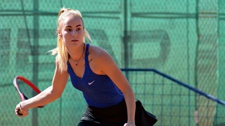 Situaţie rar întâlnită în tenis, cu Andreea Roşca în prim plan! Organizatorii le-au acordat titlul ambelor finaliste