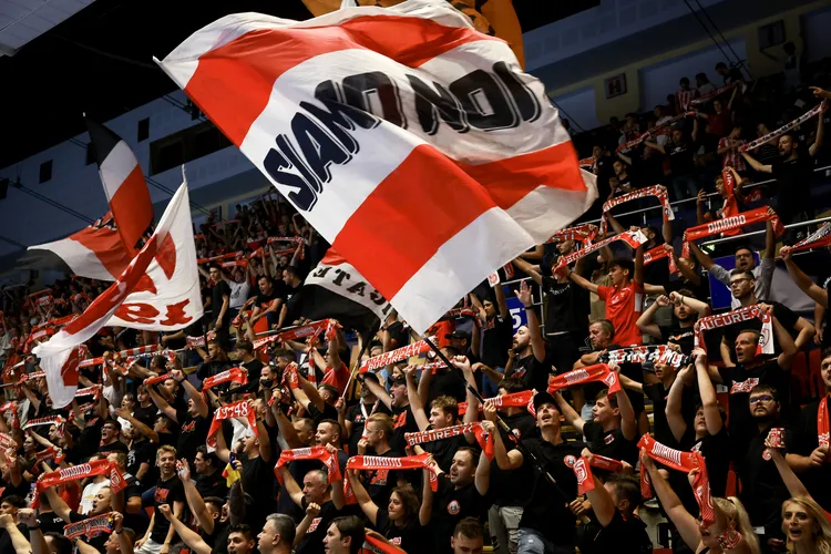 Dinamo București i-a reziliat contractul antrenorului: „Ce dacă e  Crăciunul?!”