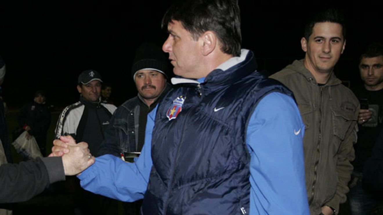"Steaua riscă pe mâna unor tineri care au eșuat și la Buzău"