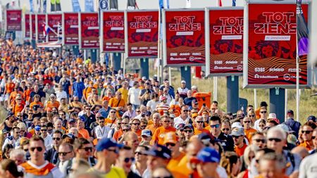 Pur și simplu fabulos! Cum se trăiește un weekend de vis la Zandvoort, cu sute de mii de spectatori și o atmosferă ca pe „Maracana”. Max Verstappen, „Marco Van Basten” al Formulei 1 | SPECIAL