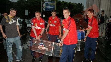 Răzvan Lucescu: "Suntem singuri împotriva tuturor, dar asta ne face mai uniți"