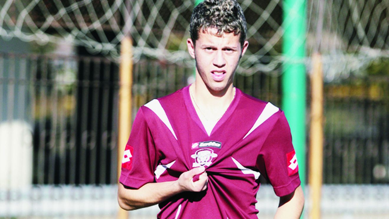 "Câștigați pentru mine"** Florentin Spătaru, juniorul care face naveta Roșiorii de Vede - București pentru a juca la Rapid