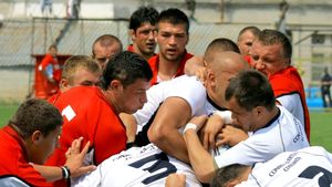 VIDEO Măcel la Farul - Dinamo!** Cinci răniți din cauza violențelor din teren!