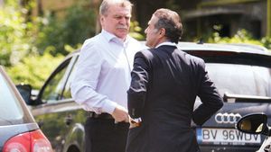 Roș-albaștrii au "stins" campionatul, dar lupta pentru locul doi se încinge! **Dinu Gheorghe: "Țălnar spune numai prostii! Steaua și Dinamo să nu se plângă 25 de ani de arbitraj!"