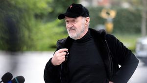 Lovitură de proporții încasată de Gigi Becali! Patronul FCSB rămâne cu buza umflată după transferul lui Dennis Man la PSV Eindhoven