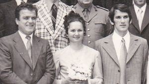 A murit Cornel Oțelea! Fotografie DOCUMENT de acum 50 de ani cu marele campion, naș la nunta lui Radu Voina. În imagine apar o mulțime de campioni mondiali lângă miri. FOTO