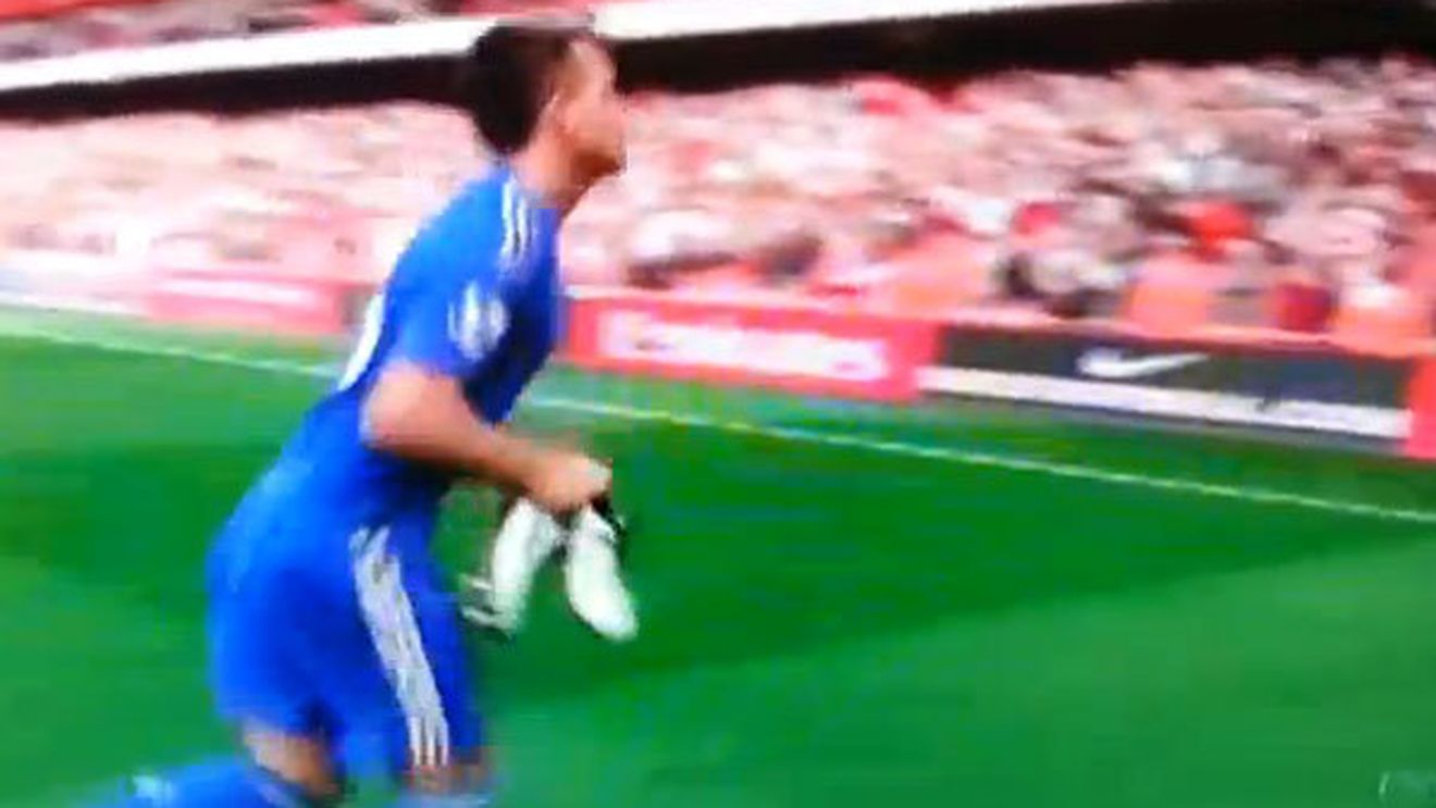 VIDEO** Gest de toată frumusețea făcut de Terry! Fundașul lui Chelsea s-a descălțat la finalul partidei cu Arsenal! Ce a urmat nimeni n-a anticipat