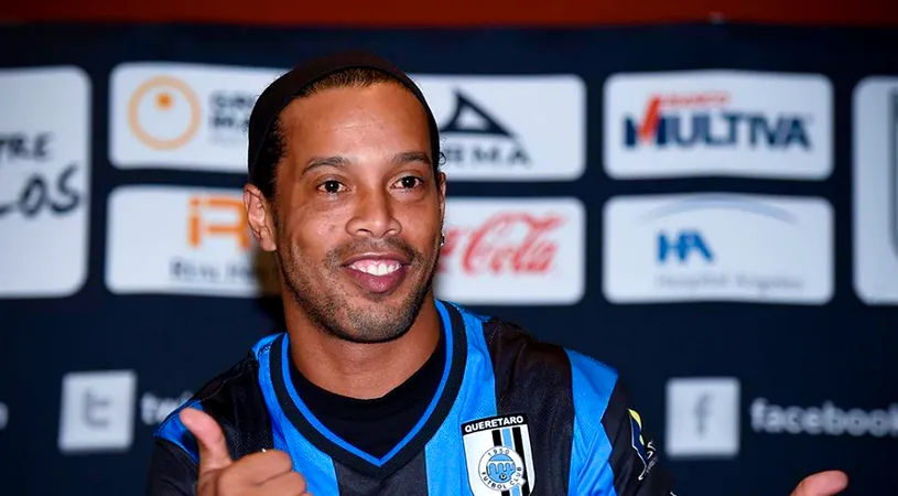 Ronaldinho, la prezentarea oficială de la Queretaro: 