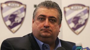 "Am fost șantajat de Sandu, dar nu pot demonstra decât la poligraf"